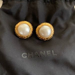 Chanel pearl clip earrings